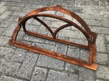Fenêtre d'écurie en fonte demi-ronde en V, fenêtre battante
