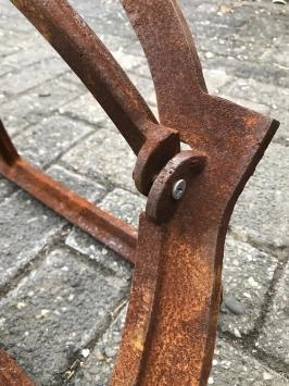 Fenêtre d'écurie en fonte demi-ronde en V, fenêtre battante