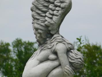 Tuinbeeld engel, engelenbeeld met vleugels omhoog, op sokkel, steen