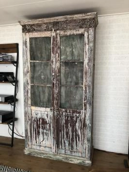 Magnifique vitrine en bois massif de l'Inde.