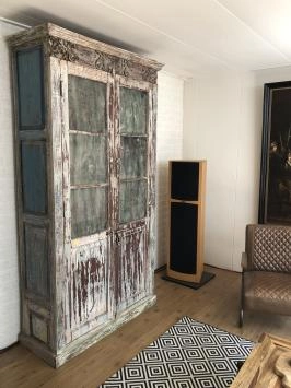 Magnifique vitrine en bois massif de l'Inde.