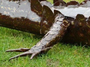 Krokodilstatue – 220 cm – Metall – handgefertigt aus Afrika