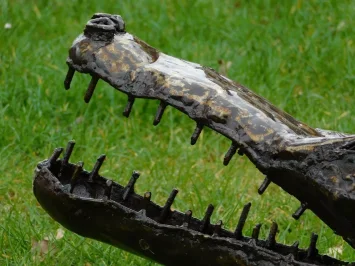 Krokodil tuinbeeld – metaal – 220 cm – uniek kunstwerk