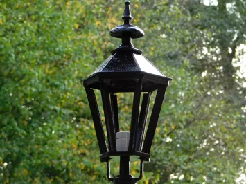 Klassische Wegeleuchte – schwarzes Aluminium – 93 cm
