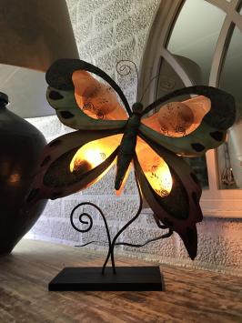 Lampe als Schmetterling, Tierlampe aus Metall, Wohndekoration
