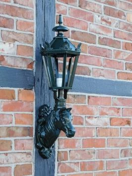 Belle lampe d'extérieur avec tête de cheval, vert foncé