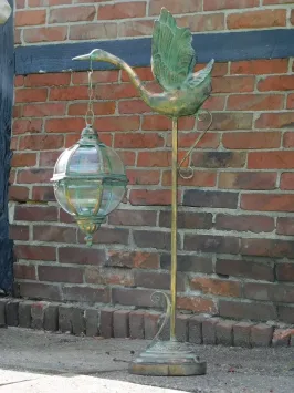 Lanterne à vent avec cygne – lanterne en métal sur pied – 102 cm