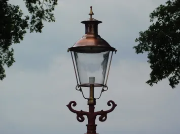 Lampadaire XL en fonte – 325 cm – abat-jour en cuivre