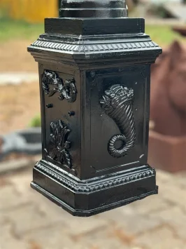 Lampadaire ancien – fonte – 320 cm – pièce unique
