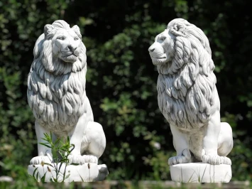 Löwen Satz – große Gartenstatuen aus Stein – 135 cm – Eingangsdekoration – weiß