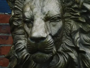 Großer Löwenkopf auf Ständer, 120 cm, Metall, Skulptur Löwe
