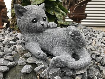 Beeld van een spelende kat / poes, gemaakt van steen, heel leuk!
