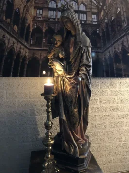 Marie avec Jésus – 130 cm – polystone – statue religieuse