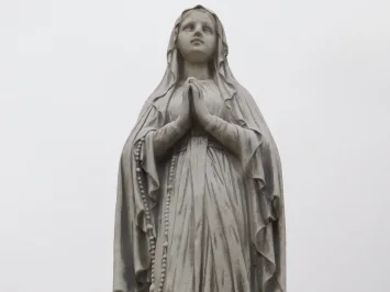 Marienstatue auf Sockel – 190 cm – Stein – Unsere Liebe Frau