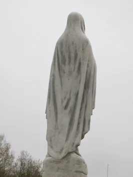 Statue de Marie sur piédestal – 190 cm – pierre – Notre-Dame