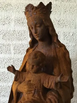 Gartenstatue der Maria mit Jesus - gusseiserne Madonna