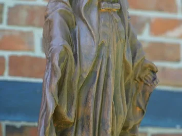 Statue de jardin de la Vierge Marie sur piédestal - grande statue de 155 cm de haut - pierre oxydée