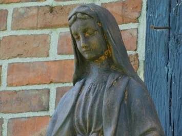 Maria - sur socle - pierre - 175 cm - oxyde - classique