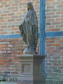 Maria - auf Sockel - Stein - 175 cm - Oxid - klassisch