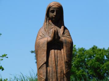 Marienstatue auf Sockel – 128 cm – Massiver Oxidstein – Betende Maria