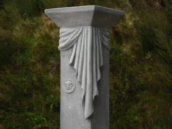 Marienstatue mit Sockel – Stein – 170 cm – Gartenskulptur
