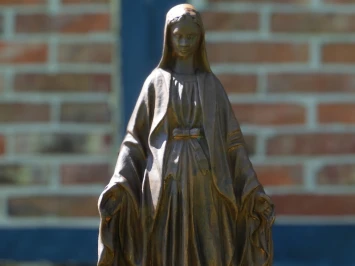 Statue de Marie – pierre – finition oxydée – 93 cm – classique