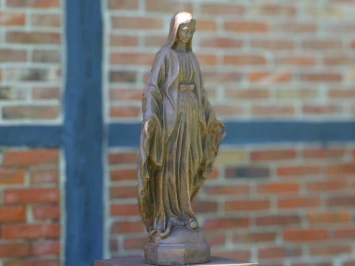 Statue de Marie – pierre – finition oxydée – 93 cm – classique