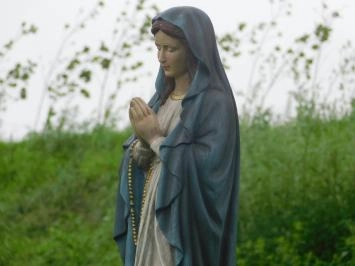 Maria - mit Rosenkranz - Polystone Statue - 77 cm - in Farbe