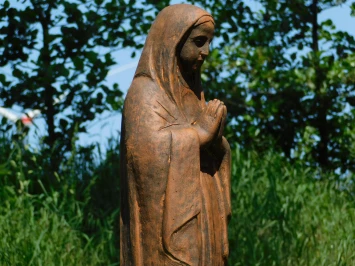 Maria - statue de jardin en pierre - 92 cm - oxyde colour - grande