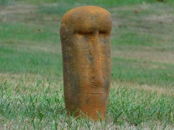 Moai beeld in oxide - vol steen