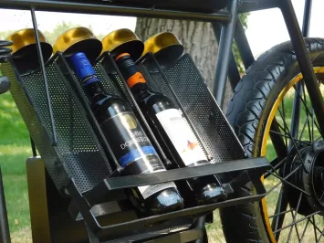 Table d'appoint moto – table de bar industrielle avec casier à vin