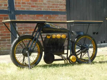 Table d'appoint moto – table de bar industrielle avec casier à vin
