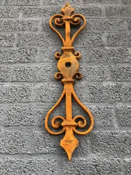 Wandanker aus Gusseisen - antiker Wandanker - 76 cm