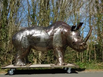 Metallenes Nashorn – 210 cm – authentisch – handgefertigt