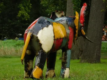 Éléphant 'Kwame' – métal – 100 cm – art africain coloré