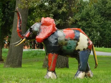 Éléphant 'Kwame' – métal – 100 cm – art africain coloré
