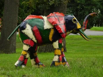 Statue éléphant « Abeo » – métal coloré – 96 cm – pièce unique