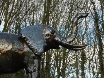 Metalen olifant – 225 cm – levensgroot – krachtige decoratie