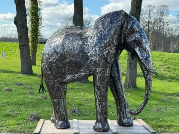 Olifant 'Zarina' – Afrikaans handwerk – metaal – 210 cm