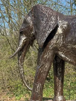 Elefant „Zarina“ – Afrikanische Handwerkskunst – Metall – 210 cm
