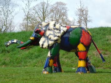 Elefantenskulptur – Metall – handgefertigt – farbig – 110 x 210 cm