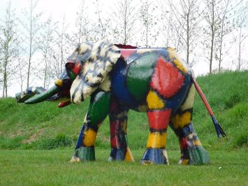 Sculpture d'éléphant – métal – fait main – en couleur – 110 x 210 cm