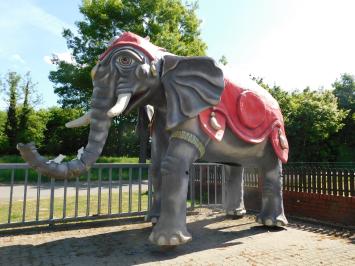 Pièce unique : éléphant - image exclusive - 340 x 400 cm