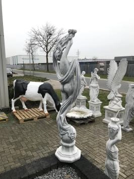 Femme au foulard - statue en pierre - 192 cm - blanc classique