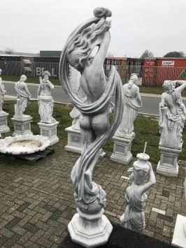 Femme au foulard - statue en pierre - 192 cm - blanc classique
