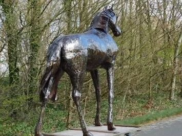 Cheval 'Duante' - fait main en Afrique - noir avec or