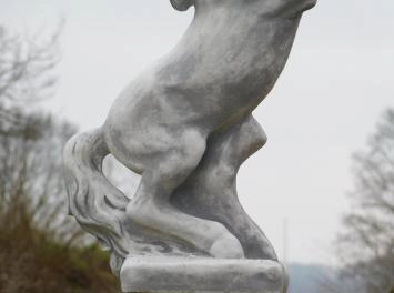 Cheval - sur socle - statue animalière en pierre - 150 cm - classique