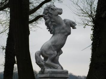 Paard - op sokkel - stenen dierenbeeld - 150 cm - klassiek