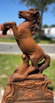 Steigerend paard - stenen dierenbeeld - 130 cm - oxide