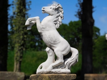 Steigerend paard - stenen dierenbeeld - 130 cm - klassiek